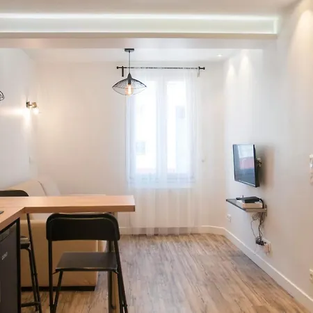 Apartment Comfortable And Bright Studio In Vanves