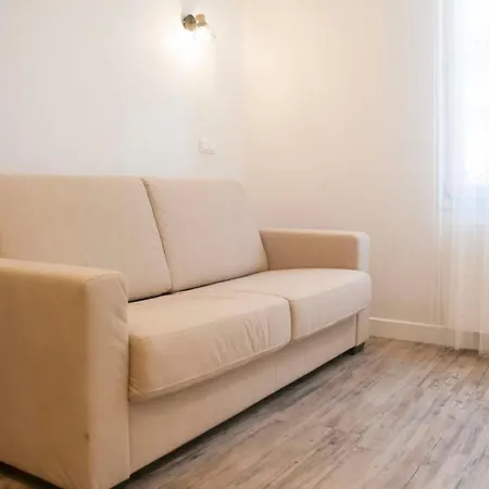 Comfortable And Bright Studio In Vanves *